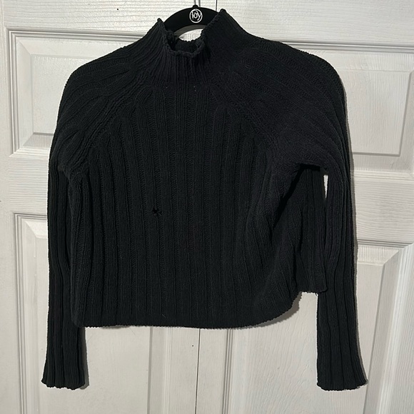 American Eagle Cropped Knit Sweater-top - Picture 3 of 5